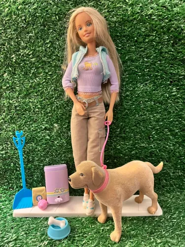 Boneca Barbie com seu cachorro Tanner