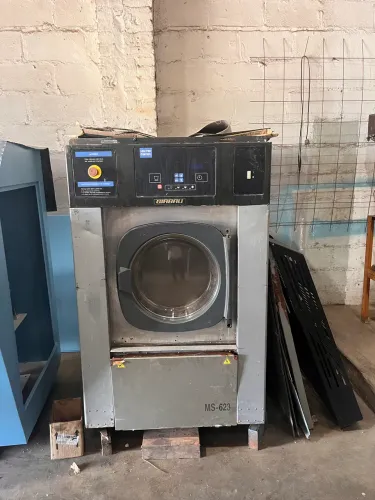  Maquina para lavanderia industrial lavadora extratora  capacidade  23kg no estado 