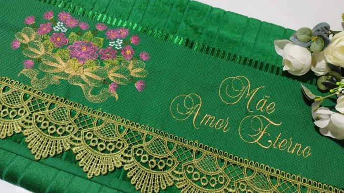 Toalha de Banho Bordada e Personalizada
