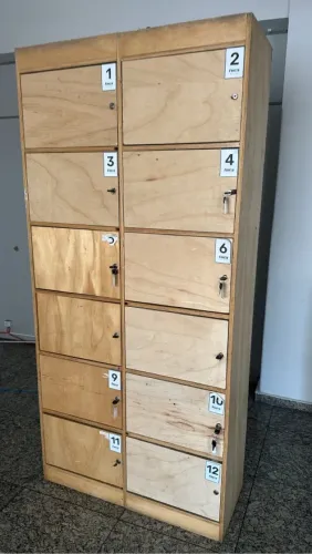 Armários guarda objetos 