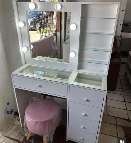Penteadeira Camarim 5 gavetas com Prateleira