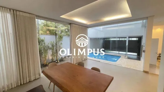Casa no Condomínio Jardins Barcelona para Venda no Bairro Nova Uberlândia