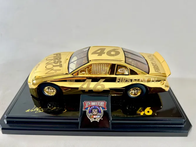Miniatura Racing Champions Comemorativa Nascar 24K Gold Escala 1:24