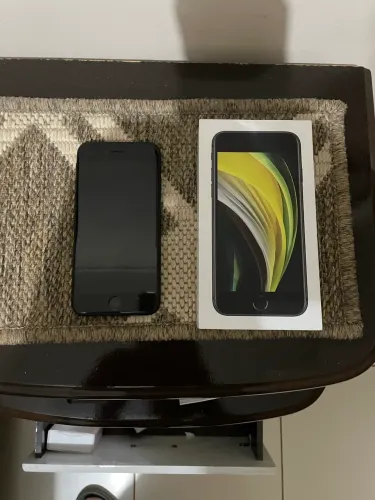 Iphone SE 2* geração 2020 64GB por R$1000