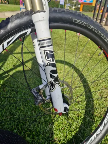 Bike Specialized Carve Pro 29 - Suspensão FOX 