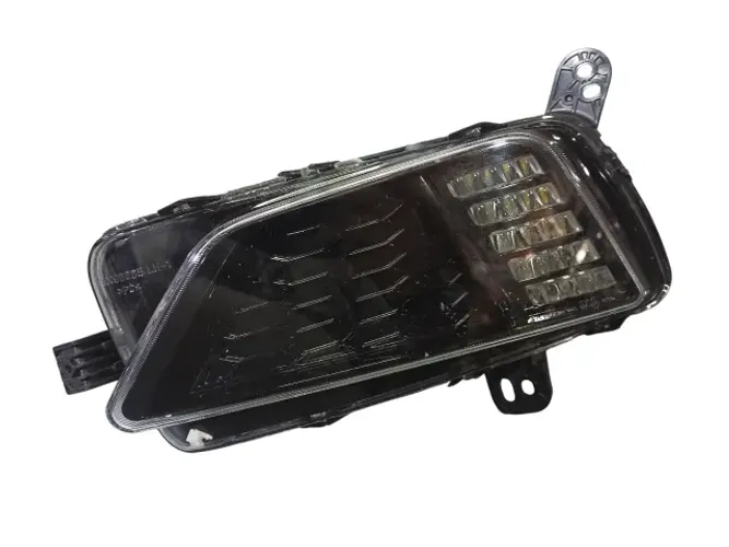 Farol De Milha Esquerdo Polo Virtus Com Led 2016/2022 Usado