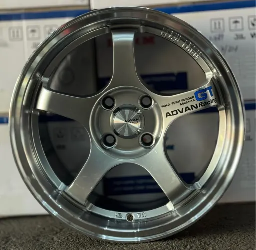 Rodas Advan aro 15 tala 6.5 furacão 4x100