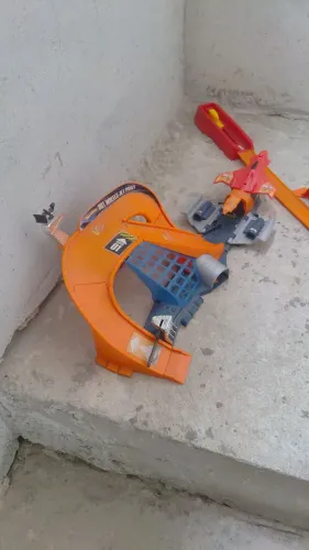 Vendo pista hot wheels por R$100,00