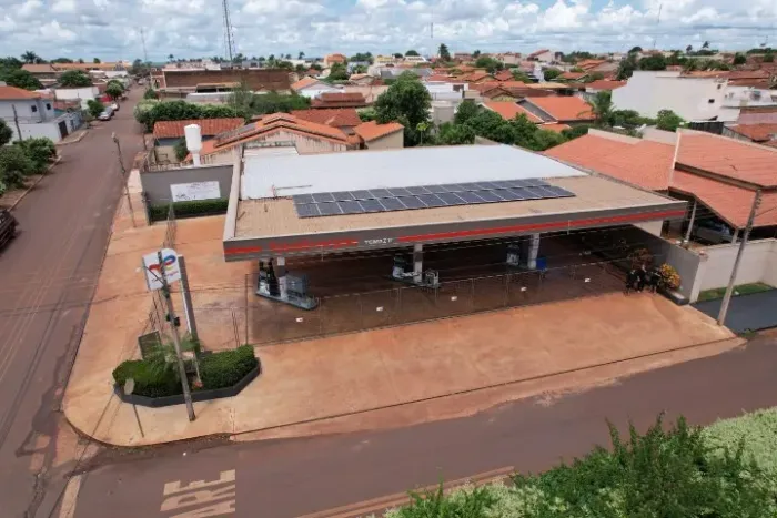 Posto de Gasolina Bandeirado + Casa a Venda em Goias perto da BR-452