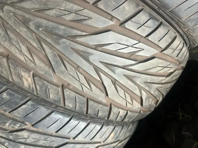 Pneu 255/45/20  90 % Vida Util!