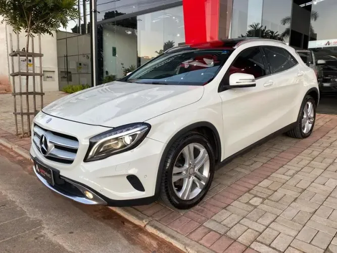MERCEDES-BENZ GLA200FF 2016