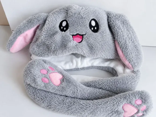 gorro touca coelho pelúcia cinza orelhas móveis