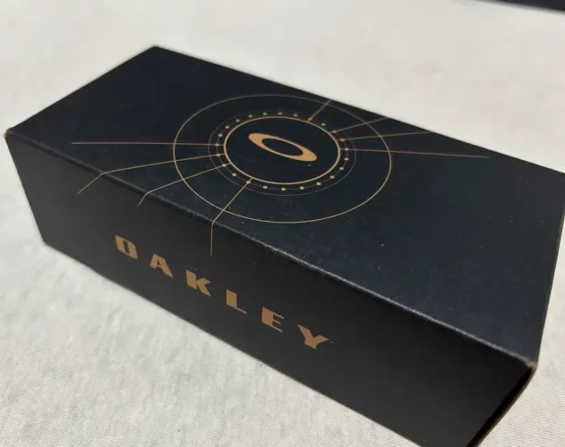 Oakley Heliostat nova na caixa