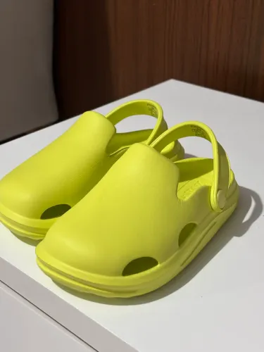 Sandália crocs Zara kids
