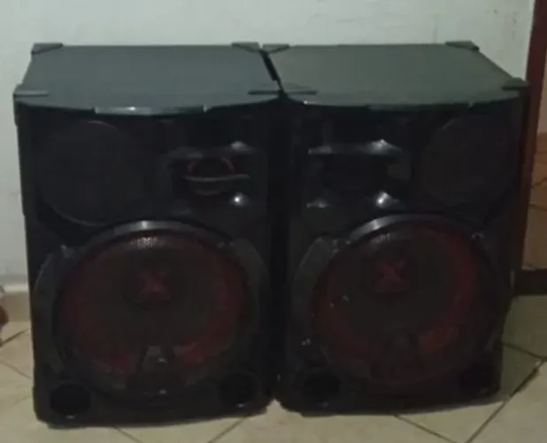 Vende-se Caixas de Som 