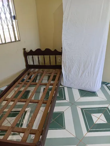 Cama de solteiro, faço entrega