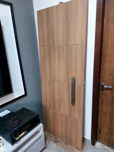 Porta de madeira 80cm maciça muito pesada com puxador e fecho rolete
