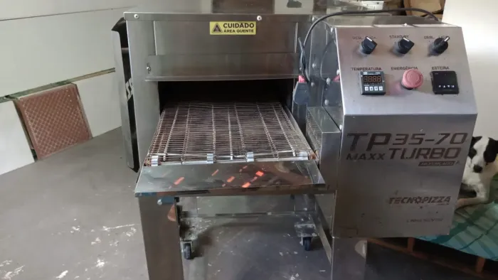 Forno de Esteira Tecnopizza TP 35/70 Turbo Maxx - Impecável