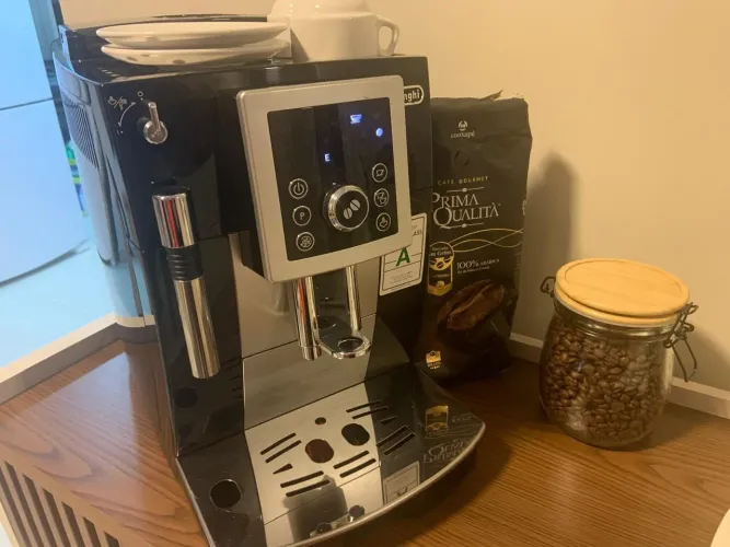 Cafeteira expresso DeLonghi ecam 23210 Italiana