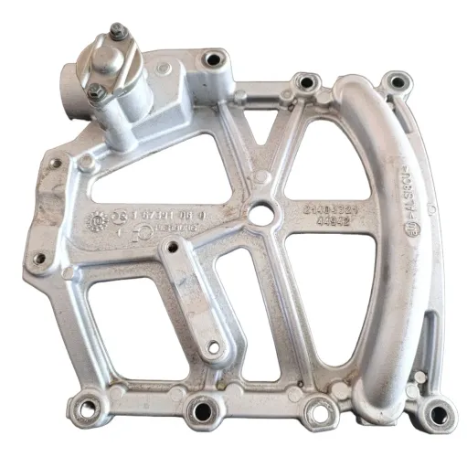 Carcaça válvula bomba óleo motor D11 Volvo FM 370 21404321