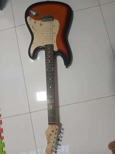 Guitarra + pedaleira