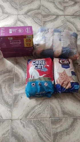 Sachês e areia pra gatos 