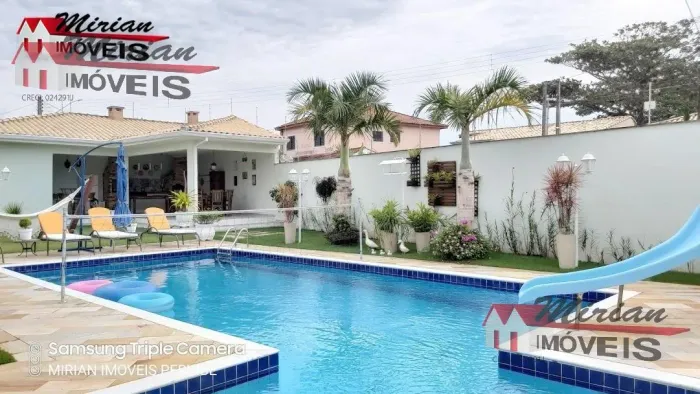 casa a venda em Peruibe com 820 m2 de terreno piscina em bairro nobre 4 suites