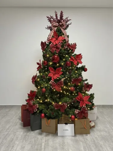 Árvore de Natal 1,80m Completa com Enfeites + 10m de Pisca-Pisca