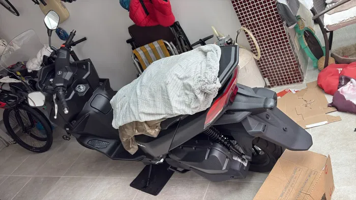 vendo  Joiryde 300 cc 2025 preta 5.400km