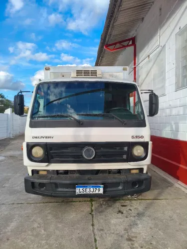 Volkswagen 5.150 delivery baú refrigerado