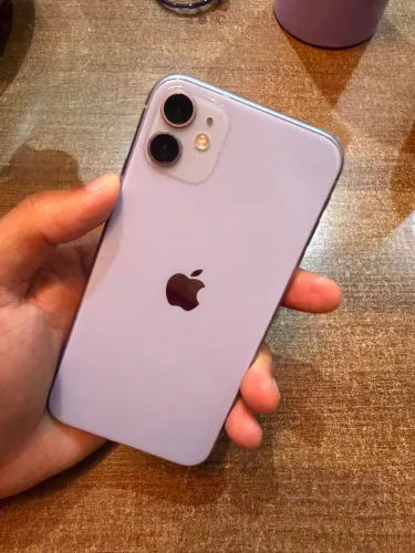 iPhone 11 64GB - Bateria 96% - Muito Conservado (Leia a Descrição)