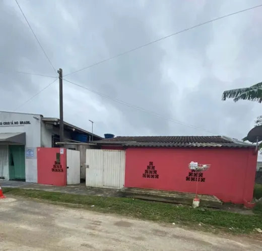 Casa e salão em Matinhos PR
