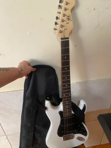 guitarra konig
