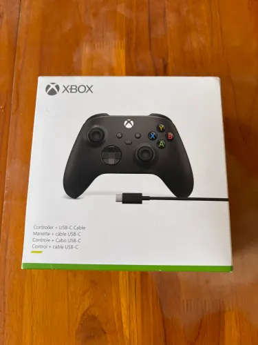 Controle novo de Xbox c/ cabo usb c