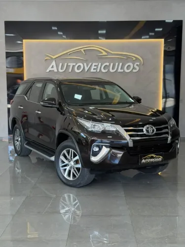 Toyota Hilux SW4 SRX 4X4 2.8 TDI 16V Dies. Aut. 2019