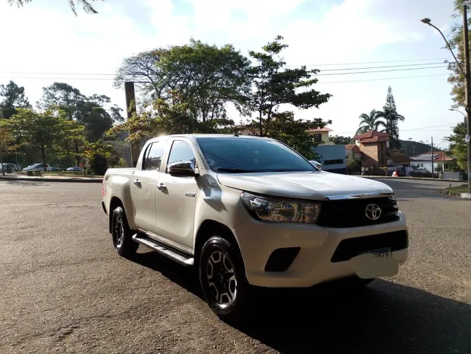 Toyota Hilux CD 4X4 2.8 Diesel Mec. 2020
