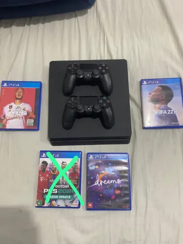 PS4 Slim de 1TB, 2 controles e 3 jogos
