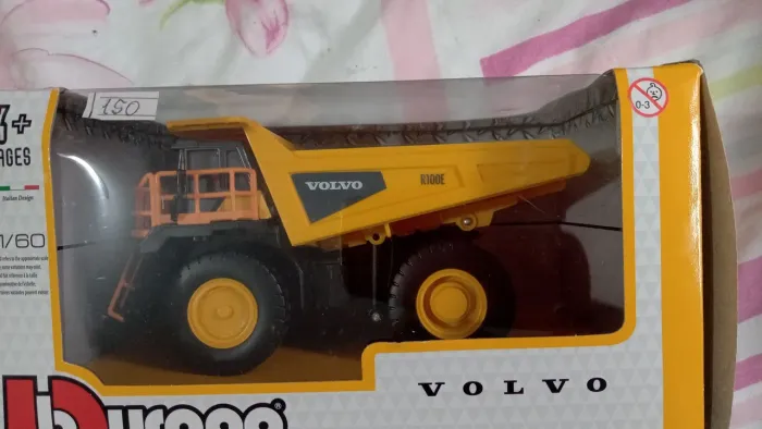 Miniatura caminhãofora de estrada volvo burago
