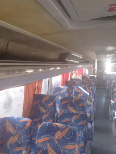 ÔNIBUS 30 LUGARES MOTOR CASA 4 CAMAS ADAPTADO PARA PESCA C/ 24 LUGARES - COR CINZA 360 CV 