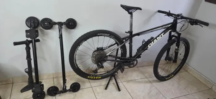 Giant Talon 27,5 - Kit Shimano XT + Transbike Fox + Peças Extras