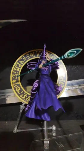 S.H.MonsterArts - Yu Gi Oh - Dark Magician - Mago Negro
