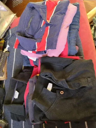 Lote de Camisas Masculinas Usadas em Bom Estado