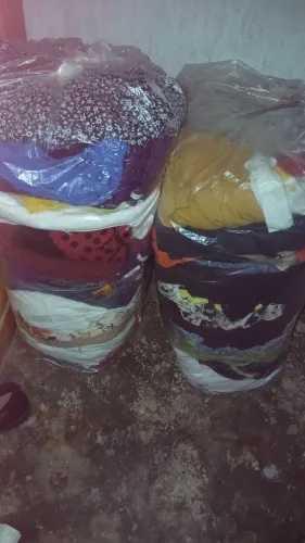 Vendo lote de roupas para brecho 60,00 reais