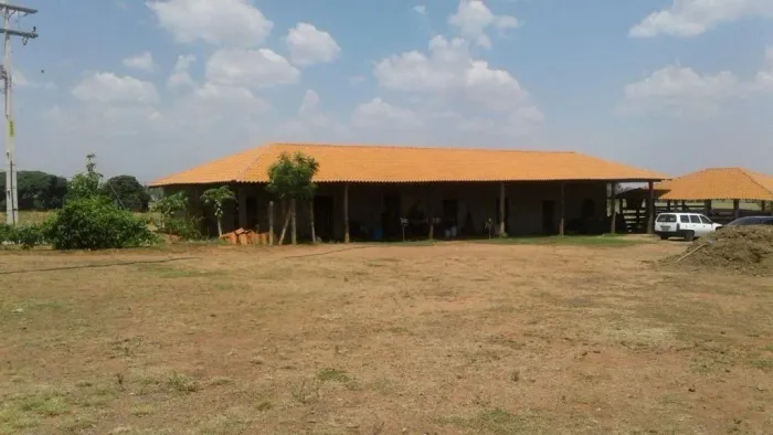 Chácara com 3 Quartos à venda, 72600 m² por R$ 800.000 - Zona Rural - Floreal/SP