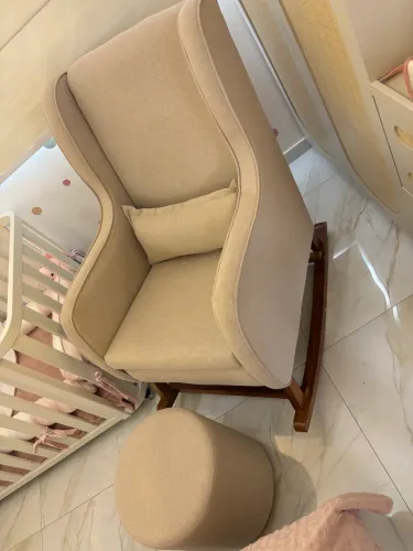 VENDO POLTRONA E PUFF AMAMENTAÇÃO