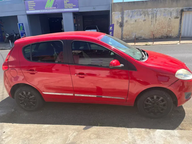 Fiat Palio Attractive 1.0 EVO Fire Flex 8V 5P 2014
