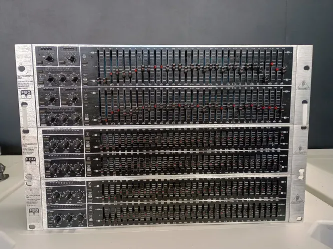 Behringer FBQ 6200 e 3102 equalizadores de 31bandas