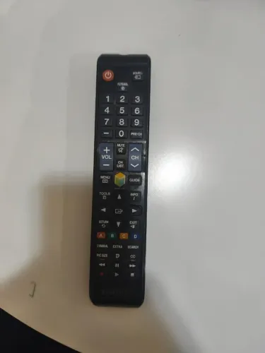 O modelo UN48JU6500G refere-se à Smart TV LED 48" Samsung Série 6, com resolução 4K UHD
