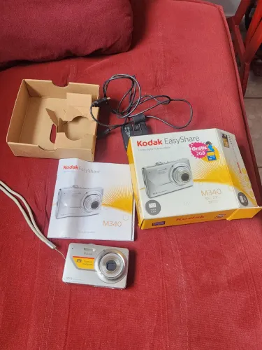 Camera digital Kodak AsyShare 10.2MP+ Cartão 2Gb ( Completa)