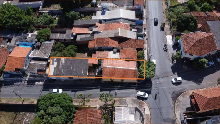 Casa Comercial com mais três Salas Bairro Bau
